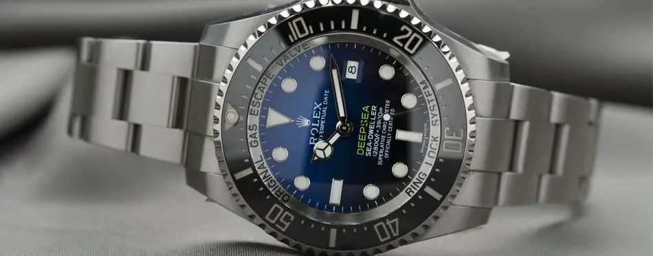  Things to consider when buying a diving watches? 