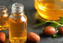 Is Jojoba Oil Good For Eyelashes