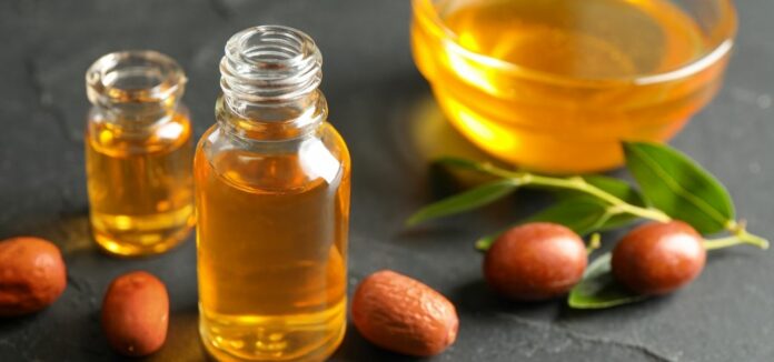 Is Jojoba Oil Good For Eyelashes